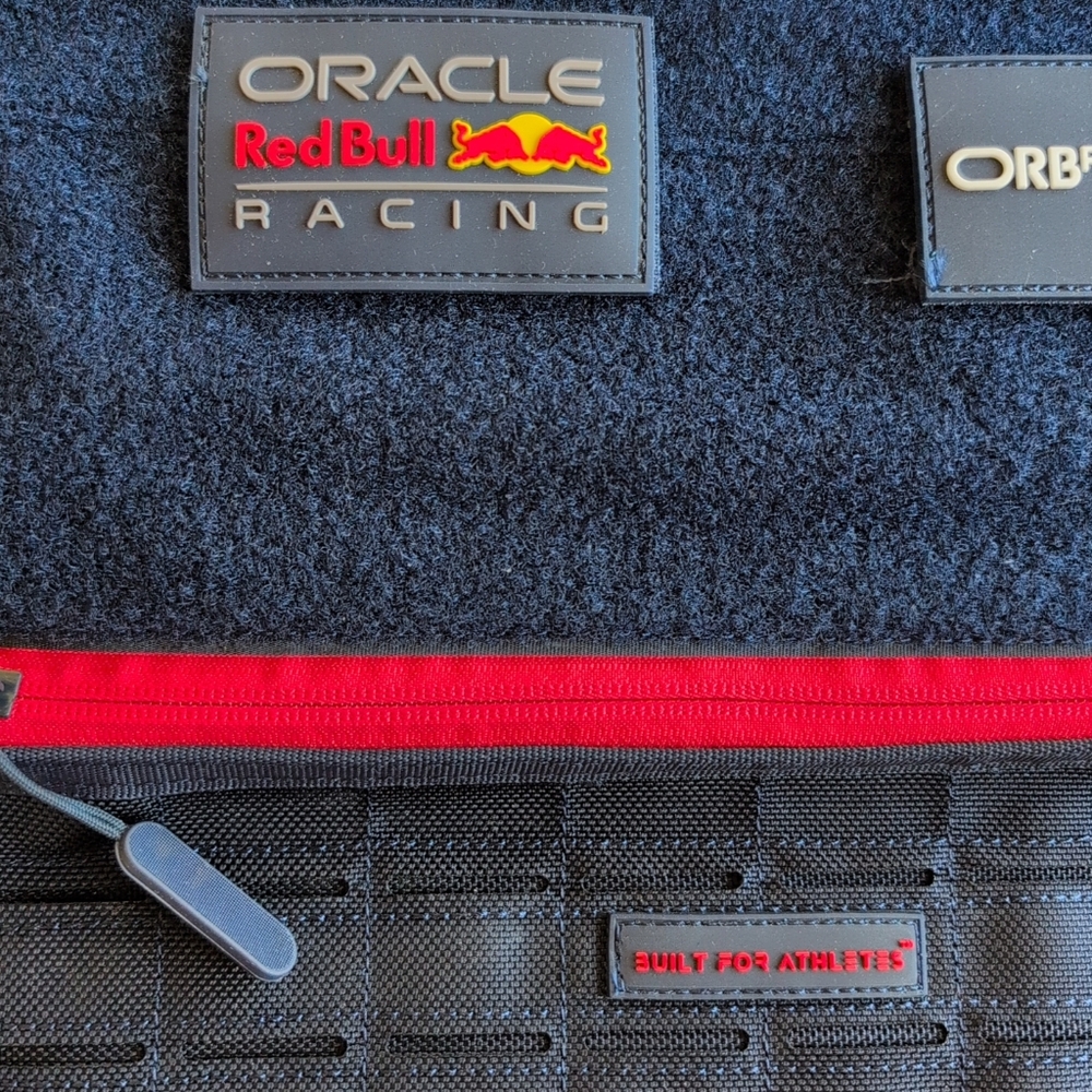 Oracle Red Bull Racing Backpack NWT Energy Lounge Formula 1 - Picture 2 of 5